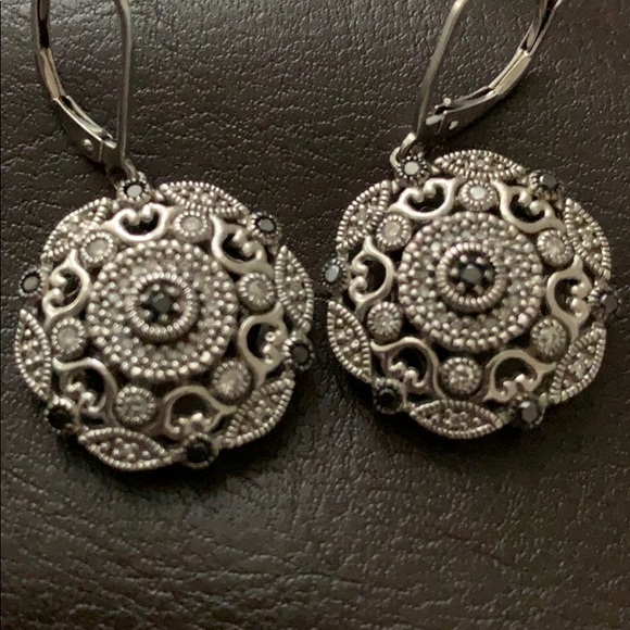 Silver Earring with Diamonds - Picture 3 of 6